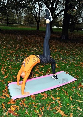 KIMBERLEIGH GELBER SPOTTED WORKING OUT IN HYDE PARK LONDON