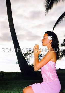 KIMBERLEIGH GELBER PHOTOSHOOT PRAYING IN HAWAII
